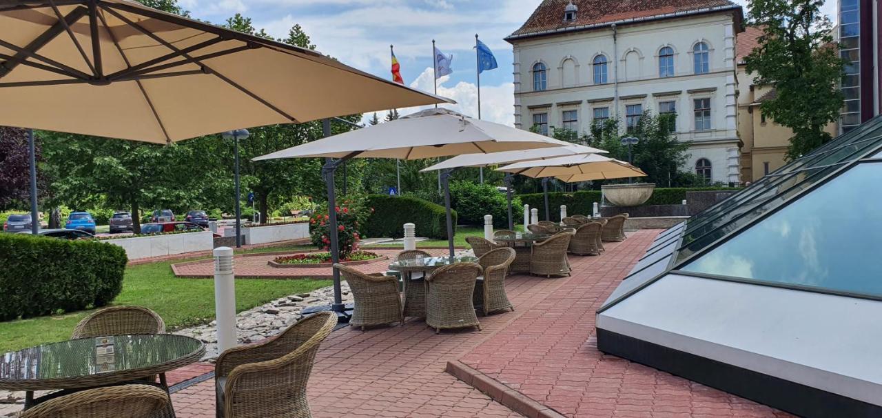 Aro Palace 5*
