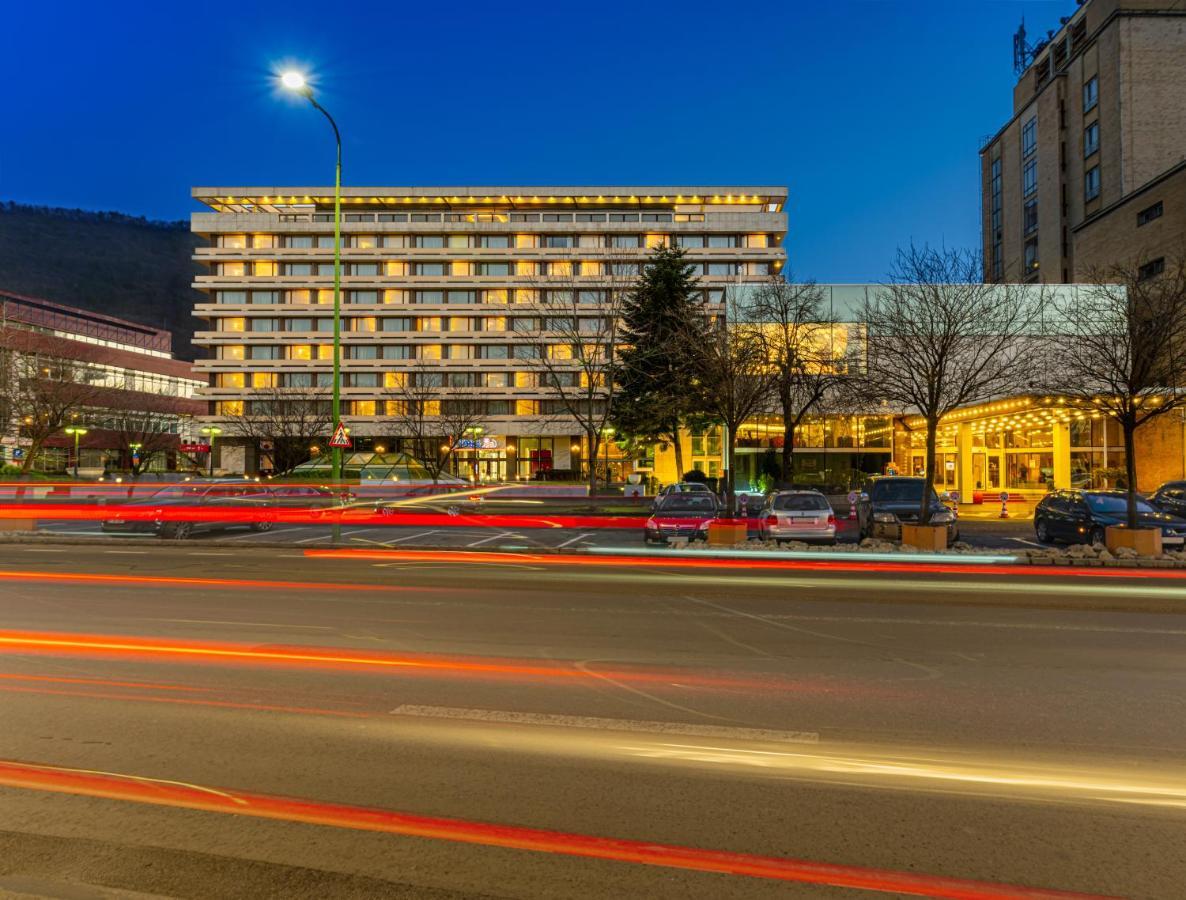 Aro Palace 5*