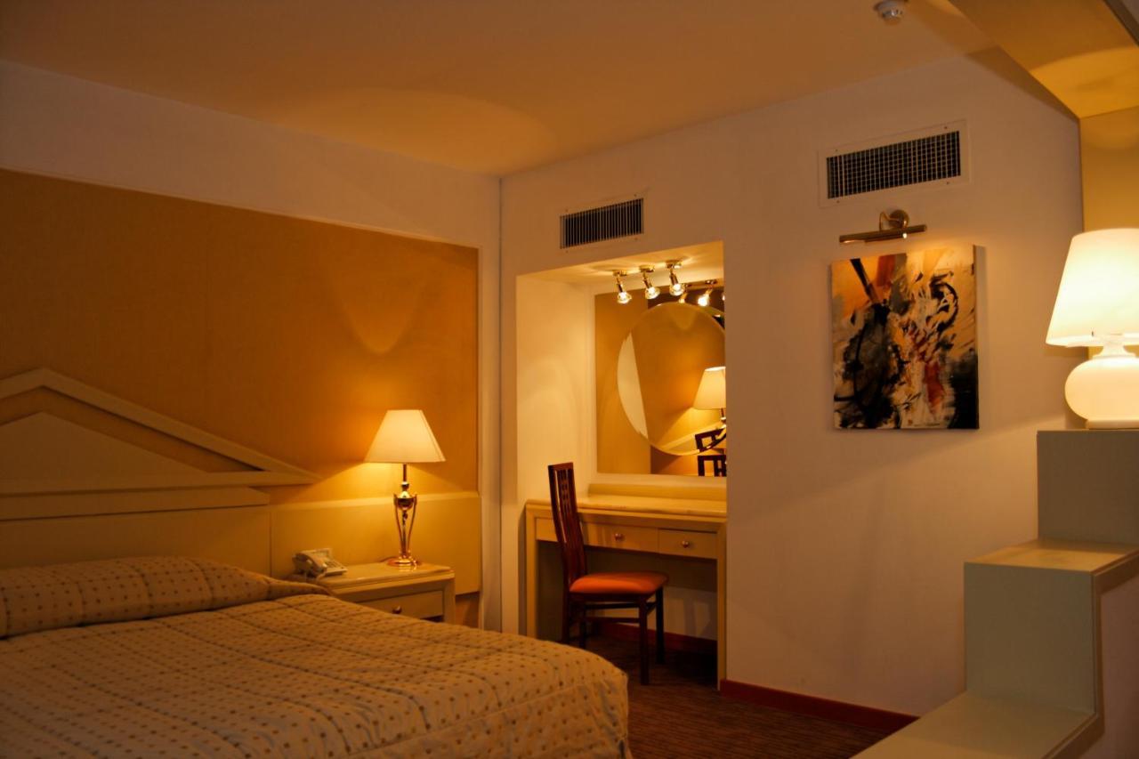 Hotel Aro Palace 5*