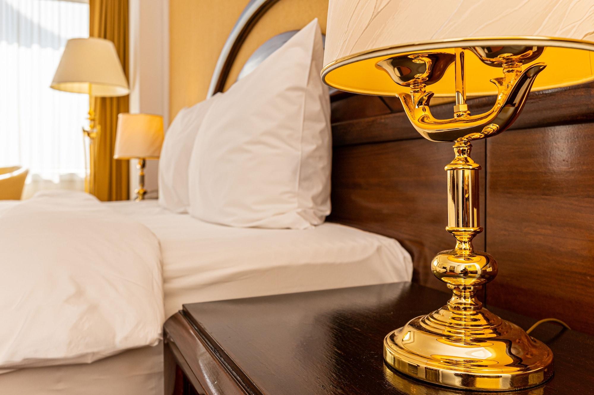 Aro Palace Hotel 5*