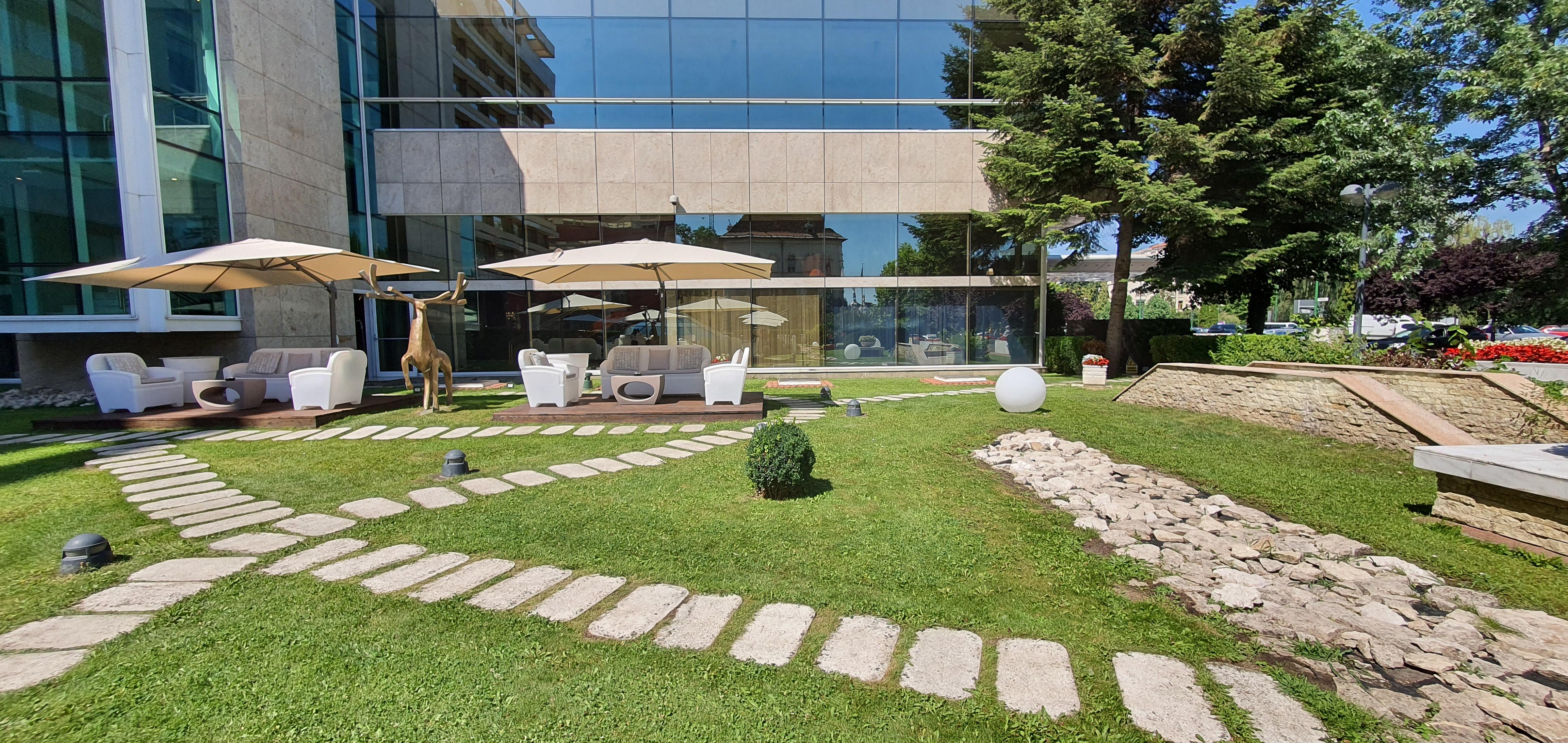 Aro Palace