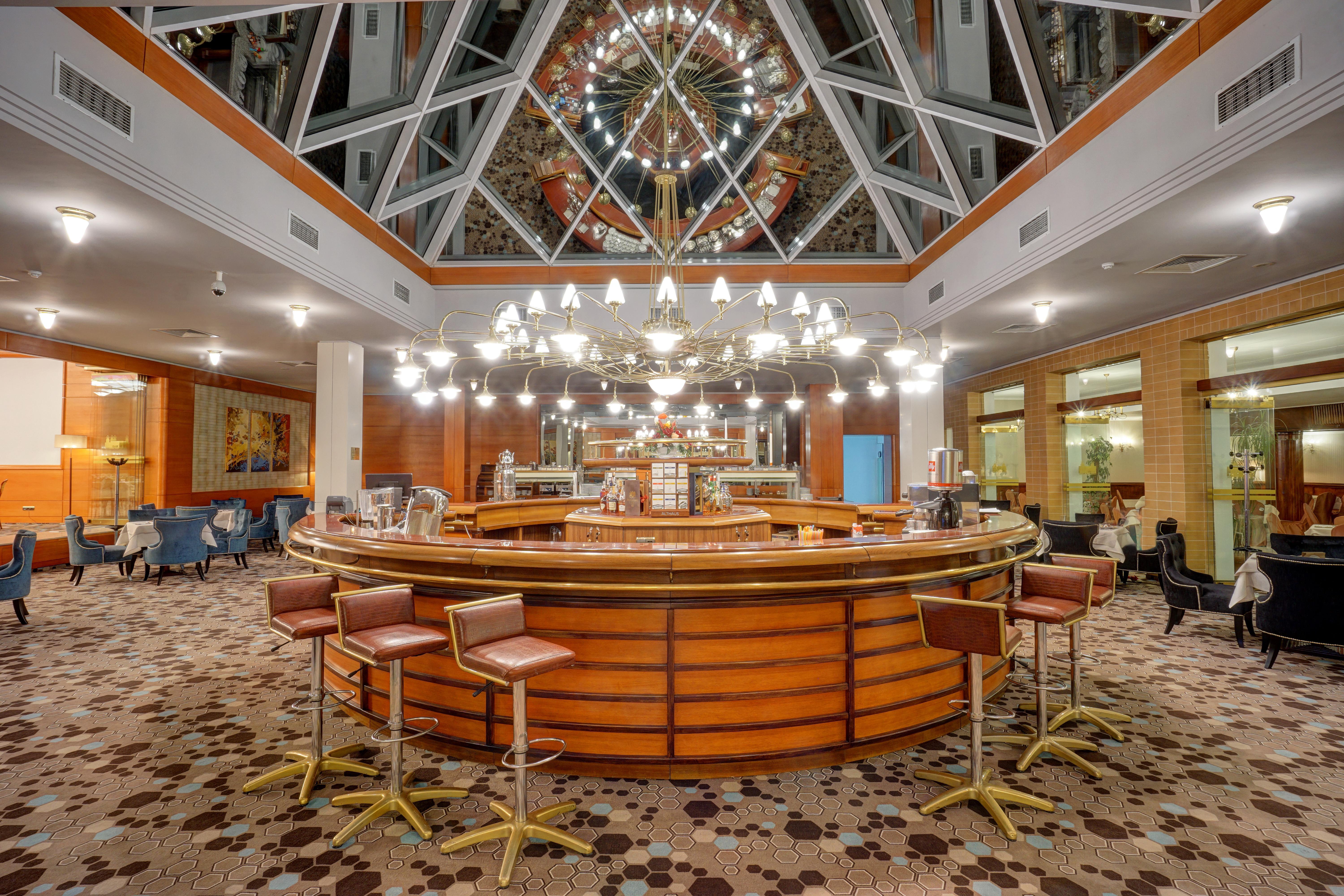 Aro Palace 5*