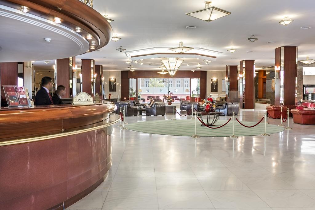 Aro Palace 5*